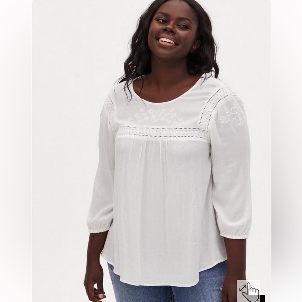 Torrid Crinkle Keyhole Back Gauze Embroidered Blouse Size 00 (Medium) NEW